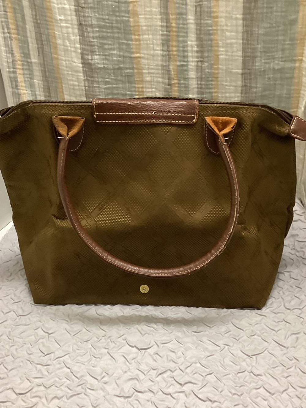 Longchamp Le Pliage lattice logo bag
French sophistication Timeless purse - Picture 2 of 16